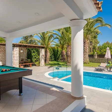 Luxury Vanato & Pool