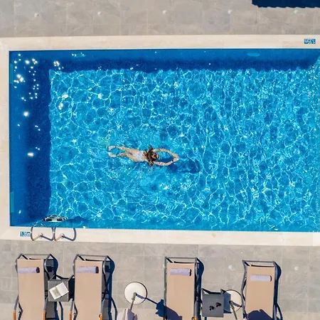 Luxury Vanato & Pool Villa *