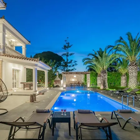 Luxury Vanato & Pool *