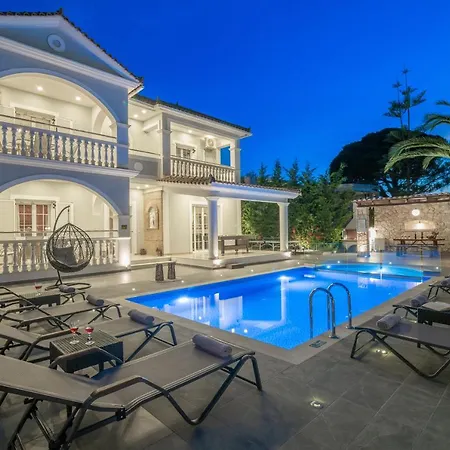 Luxury Vanato & Pool Вилла Koukounaria