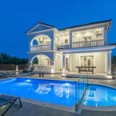 Villa Luxury Vanato & Pool